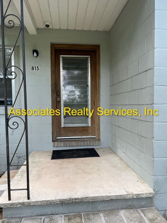 Building Photo - Great NW Location!