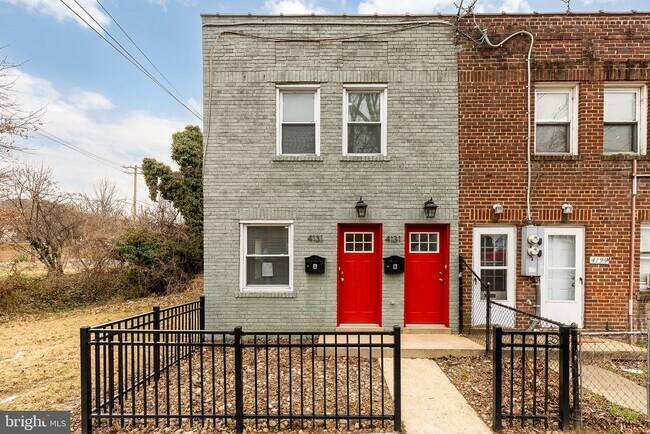 Foto del edificio - 4131 Hunt Pl NE