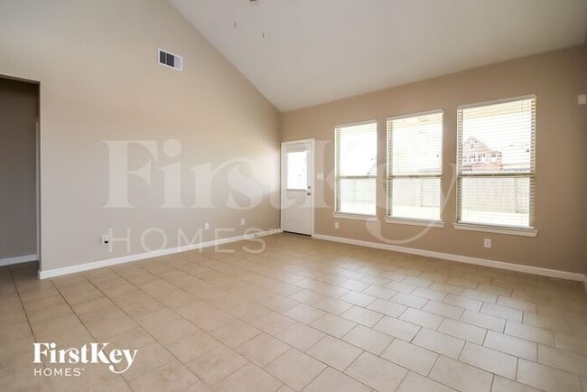 Foto del edificio - 8102 Cliffside Terrace Ct