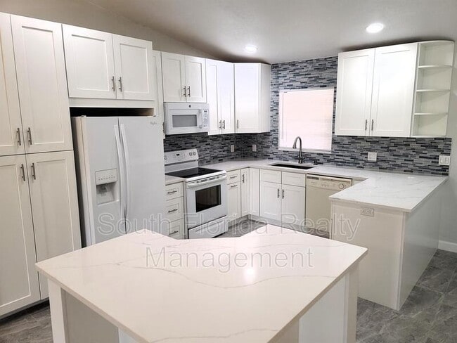 Building Photo - 3011 SE Aster Ln