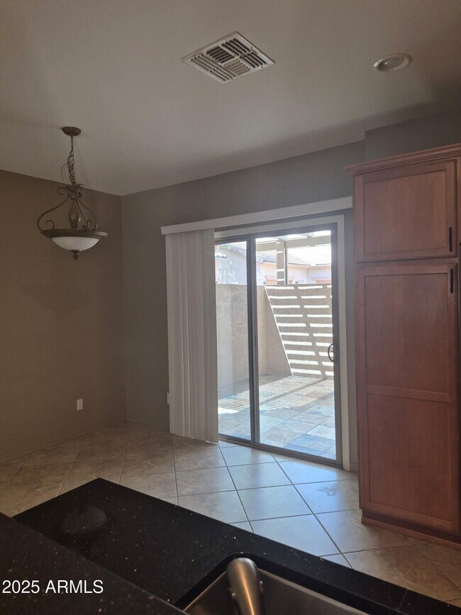 Foto del edificio - 3707 W Mccauley Ct