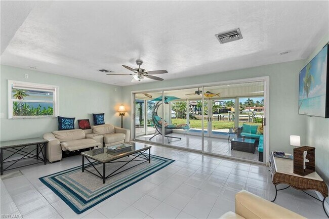 Foto del edificio - 1589 Osprey Ave