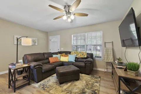 Foto del edificio - 4527 Morningside Ln
