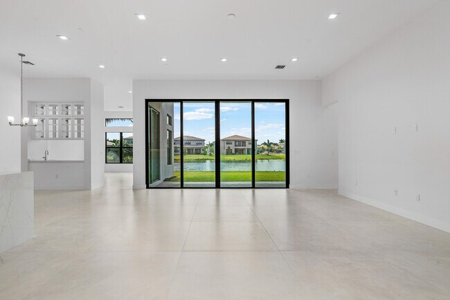 Foto del edificio - 9516 Riverside Pk Dr