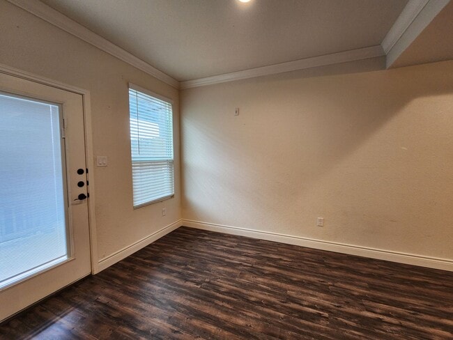 Building Photo - 2 Weeks Free Rent!  3/2.5/1.5 Fourplex wit...