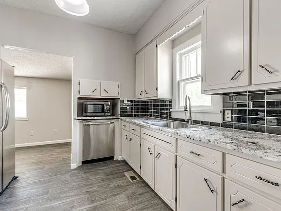 Building Photo - 1024 S 13th St