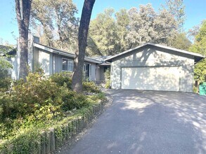 Building Photo - 11619 Redwing Ct