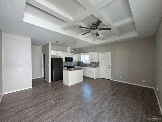 Building Photo - 9 N Winona Dr