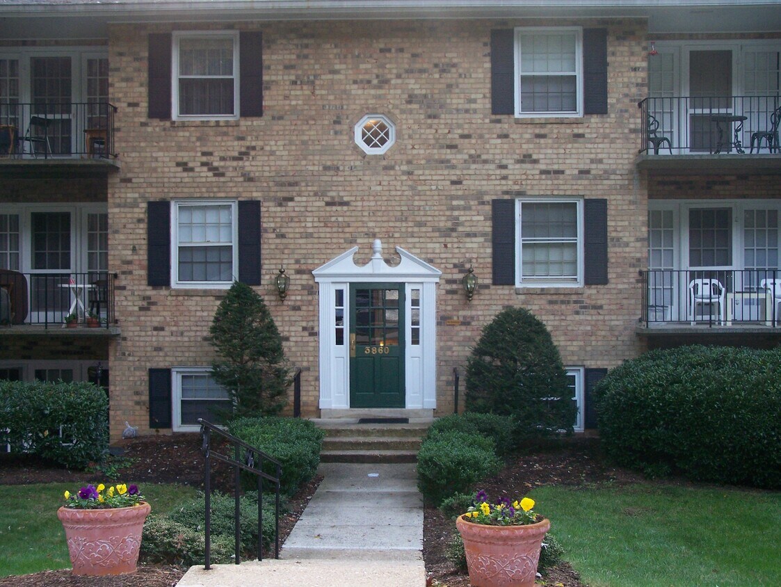 3860 Lyndhurst Dr Unit 103, Fairfax, VA 22031 Condo for Rent in