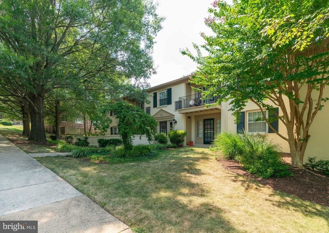 Building Photo - 5902L Surrey Hill Pl