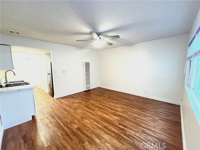 Foto del edificio - 12926 Doty Ave