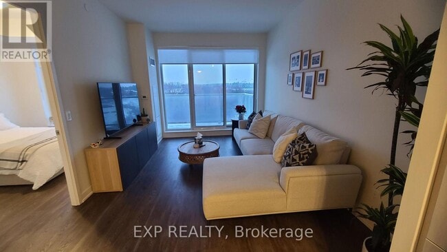 Building Photo - 6 David Eyer Rd