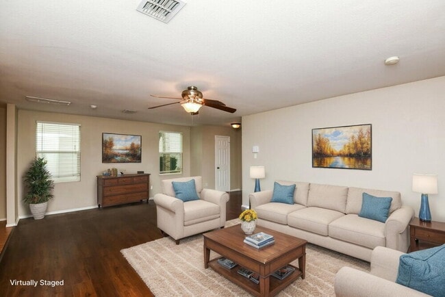 Building Photo - 205 Cres Ridge Dr