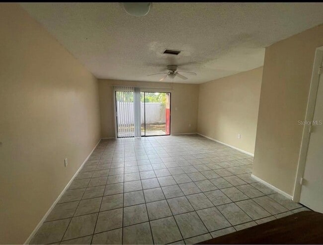 Building Photo - 890 Mecca Dr