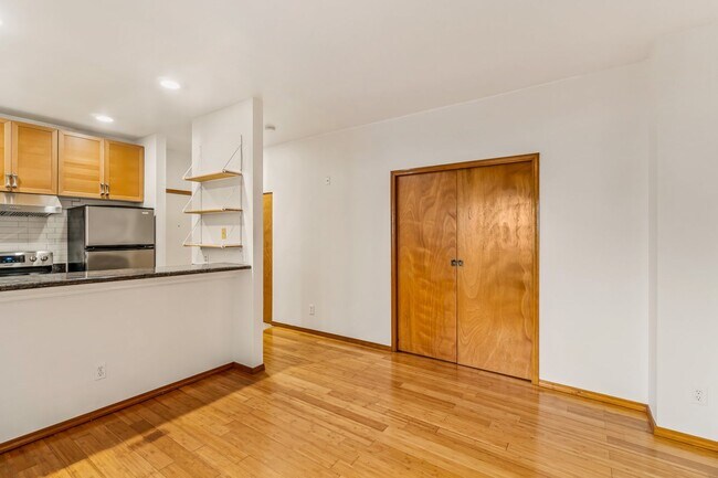 Foto del edificio - 1 Bedroom Apartment Next To Cal Anderson P...