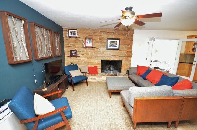 Building Photo - 2231 NW 21st Ave