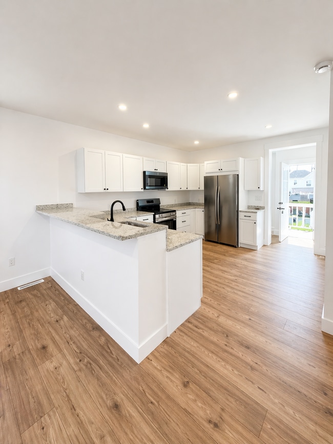 Building Photo - 908 Mount Rose Ave