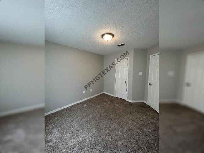 Building Photo - 16 War Eagle Dr