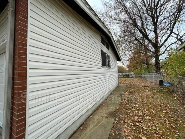 Building Photo - 10519 Alliance Dr