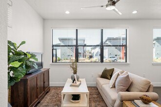 Building Photo - 1893 Notre Dame Blvd