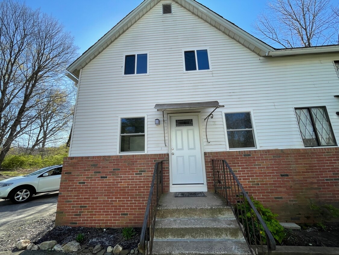 66 School St Unit B, Coventry, CT 06238 Apartments in Coventry, CT