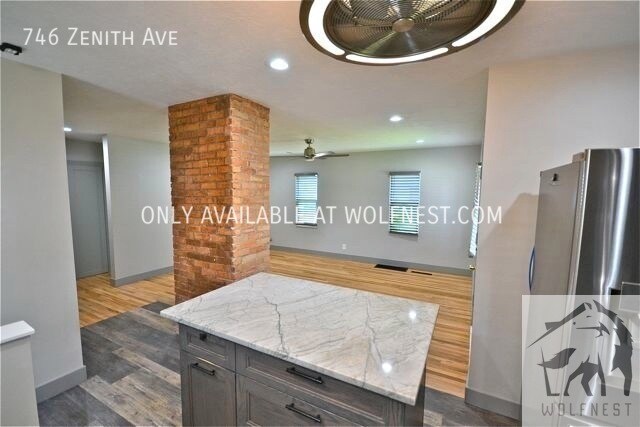 Building Photo - 746 Zenith Ave