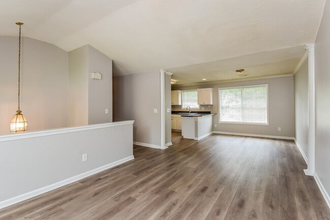 Building Photo - 1558 Blossom Dr