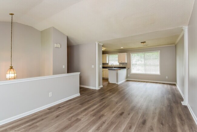 Foto del edificio - 1558 Blossom Dr