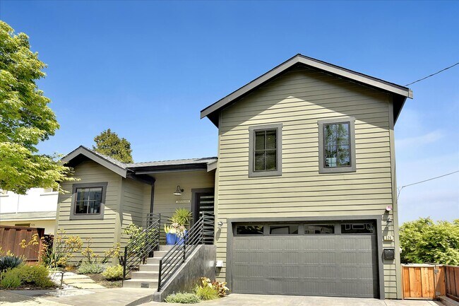 Building Photo - 524 Klamath St