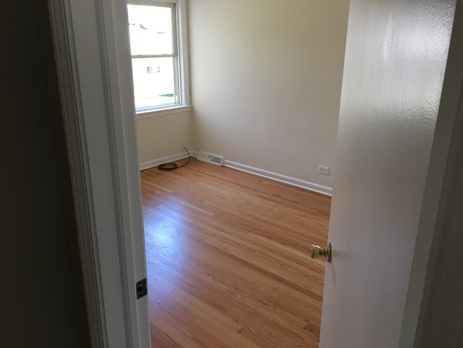 Building Photo - 5501 W Dakin St