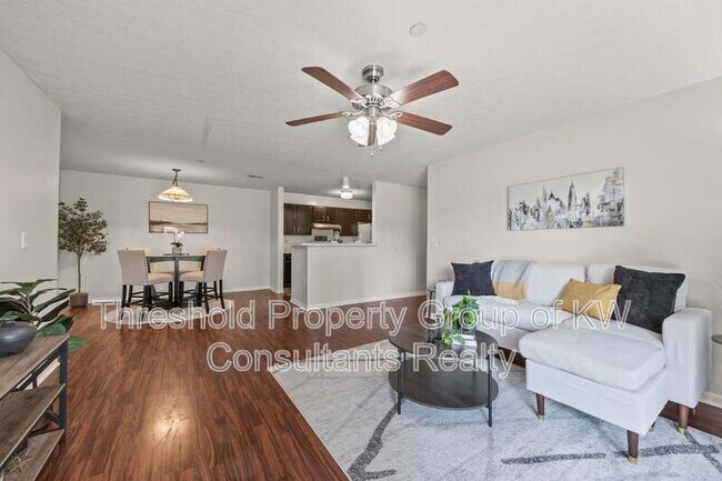 Foto del edificio - 6823 Meadow Creek Dr