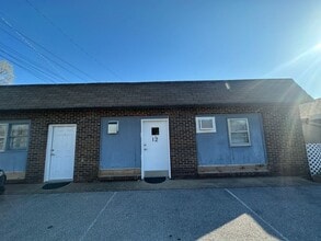 Building Photo - 904 Coldwater Rd