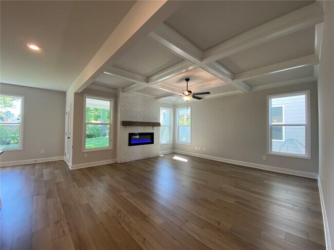 Building Photo - 5037 Silver Fox Trl