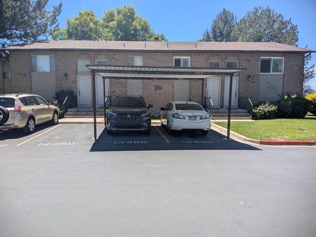 Building Photo - 1445 N Amiron Way