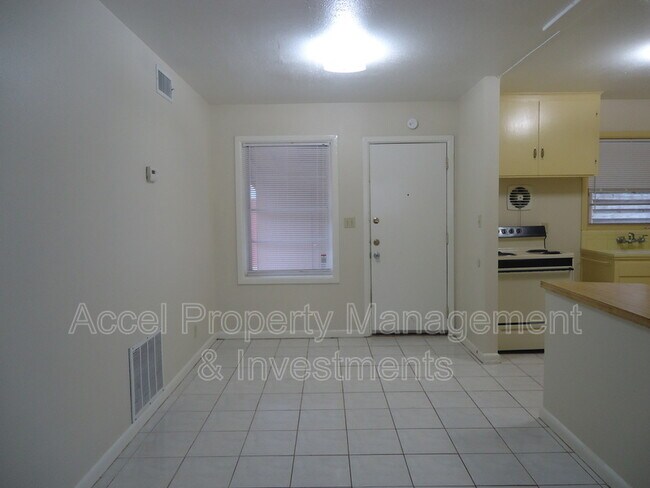 Building Photo - 2608 N 7th St