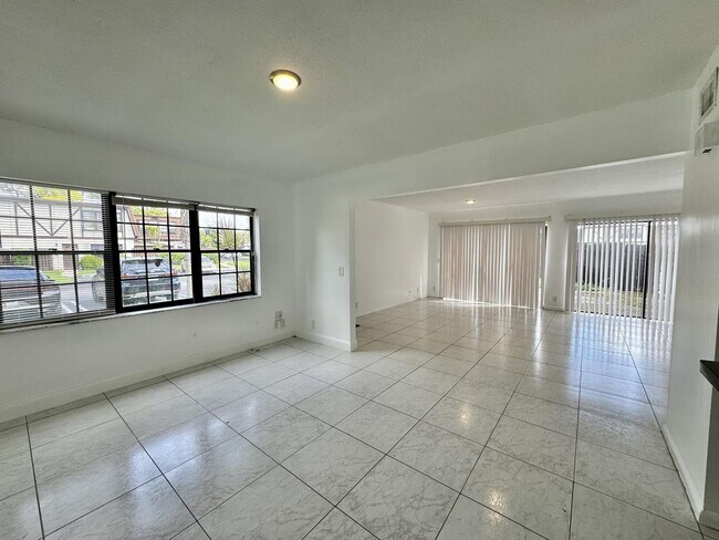 Foto del edificio - 120 Weybridge Cir
