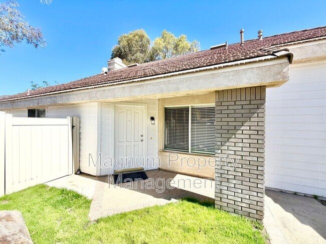 Foto del edificio - 22988 Joaquin Ridge Dr