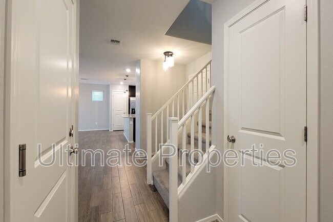 Foto del edificio - 16651 W Sierra St
