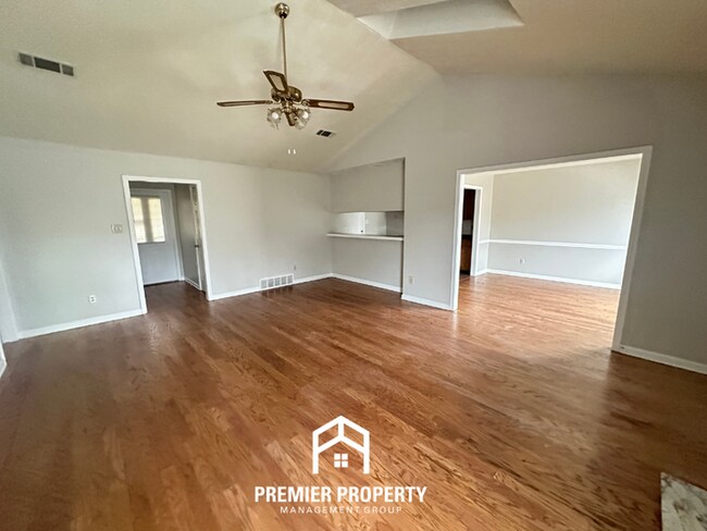 Foto del edificio - 4915 Blue Wing St