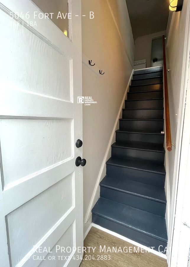 Building Photo - Newly Updated Studio Apartment