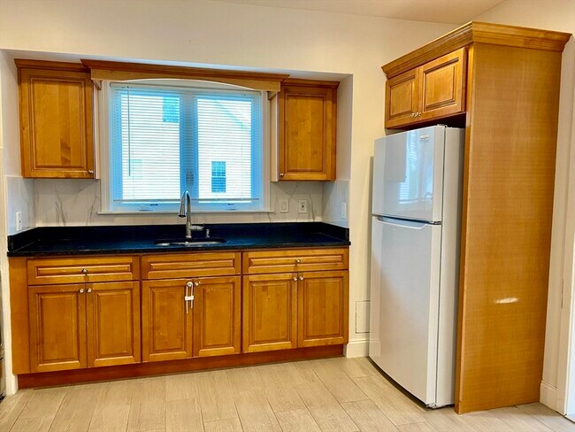 Building Photo - 21 Heldun St