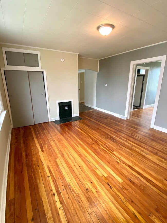 Building Photo - 2 Bedroom House in Seneca
