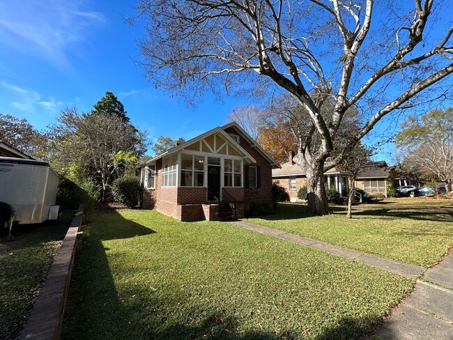 Building Photo - 3/1.5 Brick House in Celanese $1,395