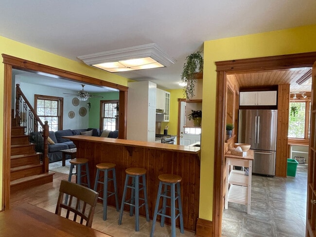 Building Photo - 316 Rue Wellington