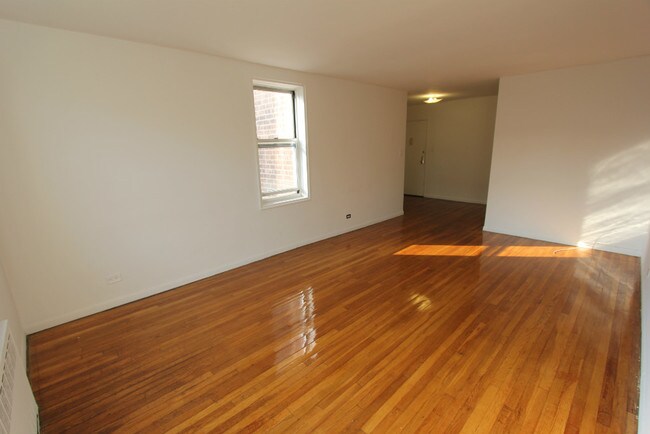 Building Photo - 10101 67th Dr