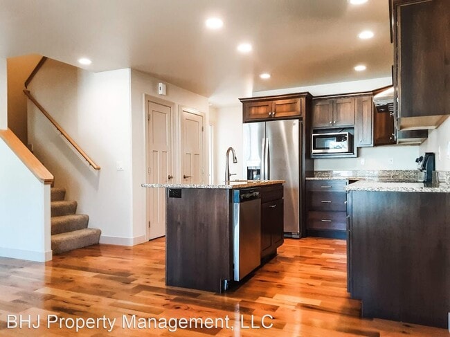 Building Photo - 3 br, 2 bath House - 2036 Skyview West