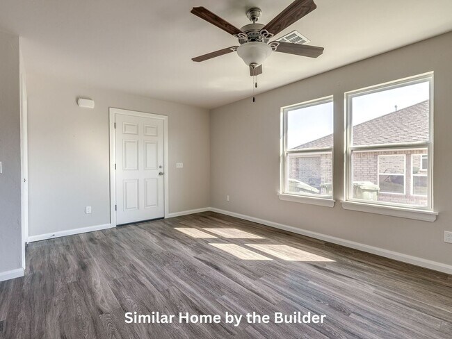 Foto del edificio - 3-Bed, 2-Bath Home in Yukon – Pet-Friendly with 2-Car Garage