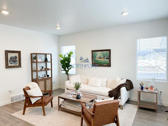 Building Photo - Coming Soon! 3 BR/2.5BA | Newly Renovated Single Family Home | 1-Car Garage Parking | In Lehi!