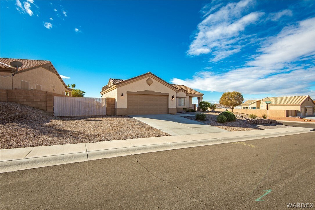 2344 Soaring Eagle Dr, Bullhead City, AZ 86442 House Rental in