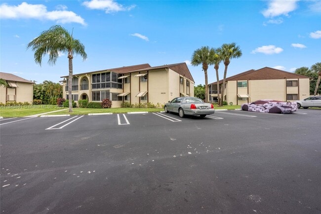 Building Photo - 5839 La Pinata Blvd